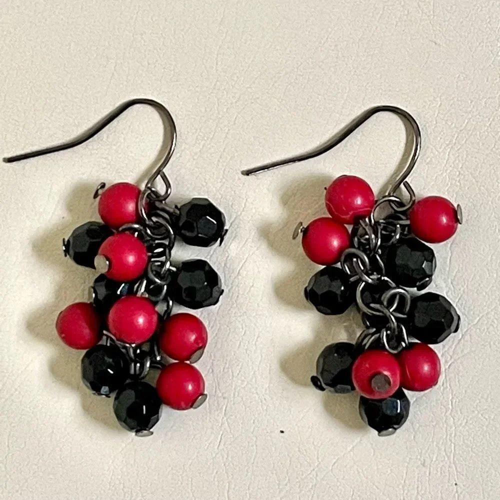 Red and black beaded dangle earrings